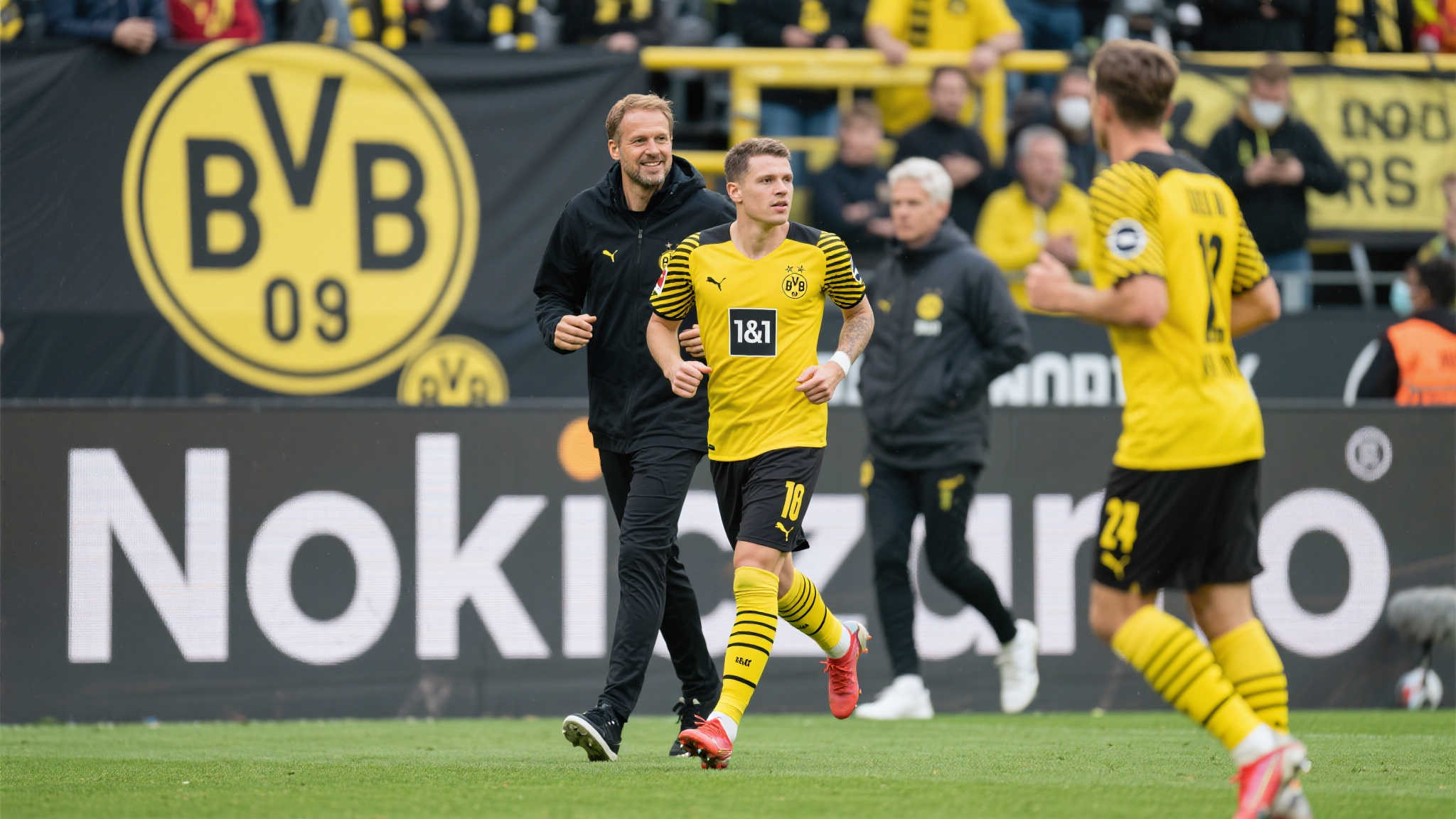 德甲劲旅欧战积分揭示:多特跻身欧洲前八,拜仁位列第十 从具体原因来看,多特马上赛季除坚守本国赛事外,更将